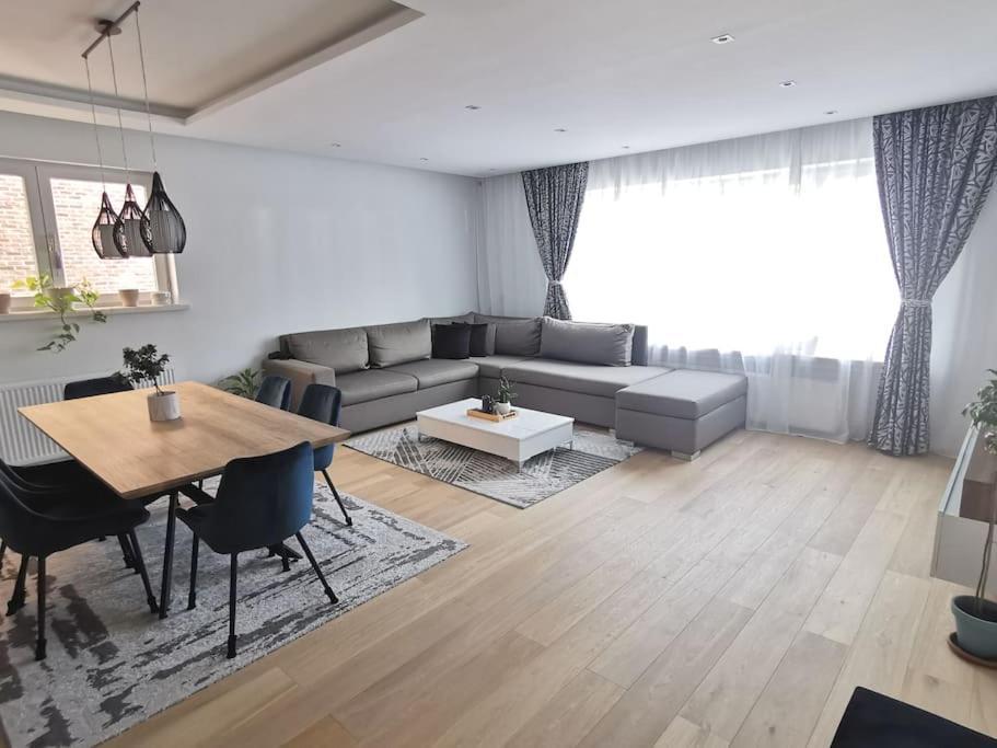 European Heart 2-Bedroom Flat. Brüsszel Kültér fotó